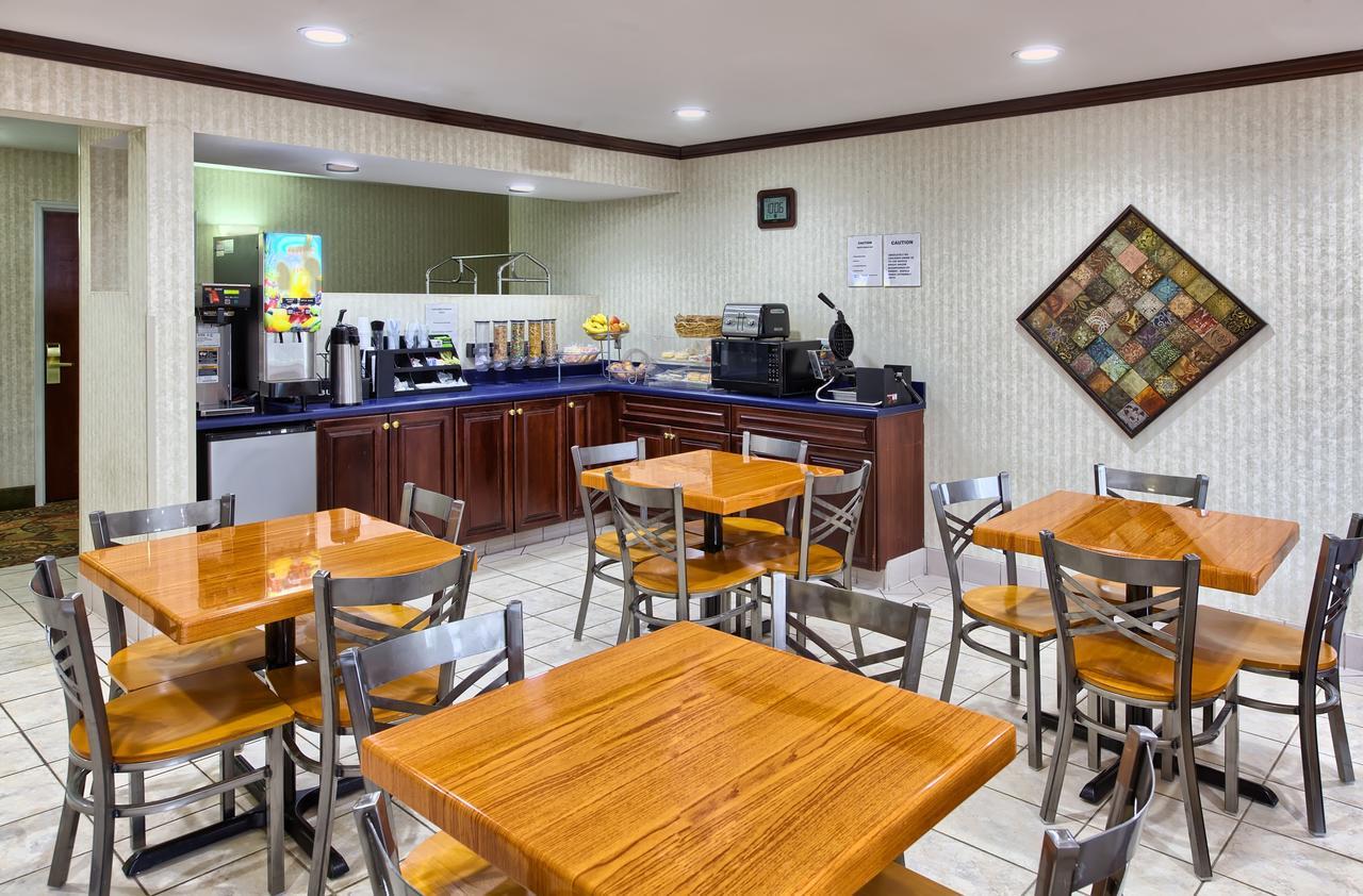 Country Hearth Inn Of Knightdale Exterior photo