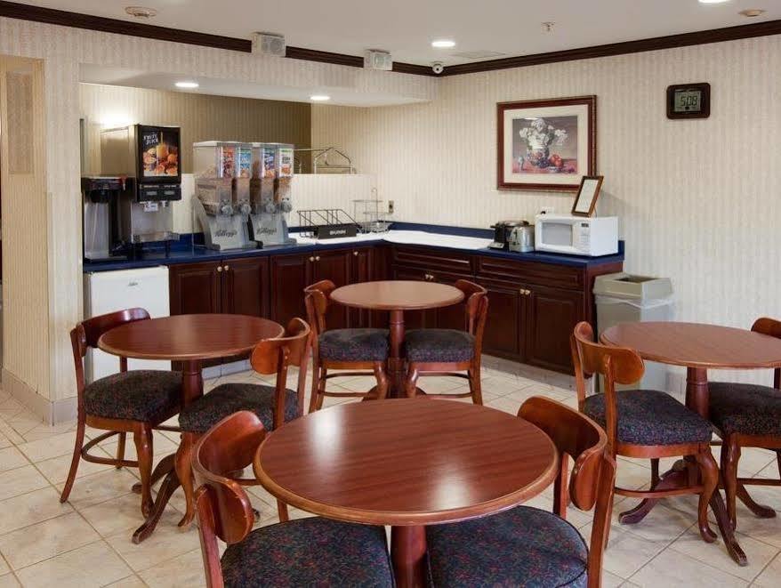 Country Hearth Inn Of Knightdale Exterior photo